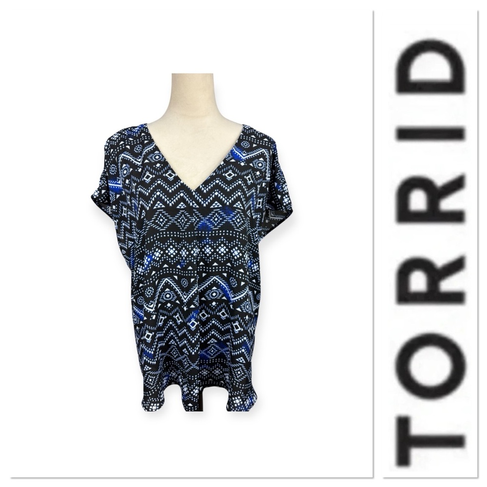 Torrid blue boho prints v neck strappy back  top size 0-large/12